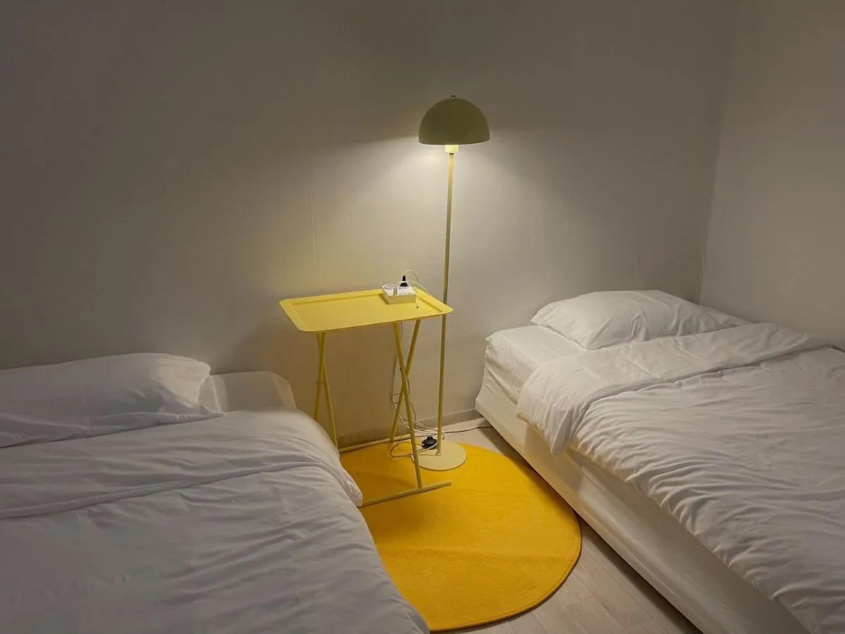 Anke House #3 Minutes To Ewha University Station #Line 2 #Two Rooms 서울특별시 아파트